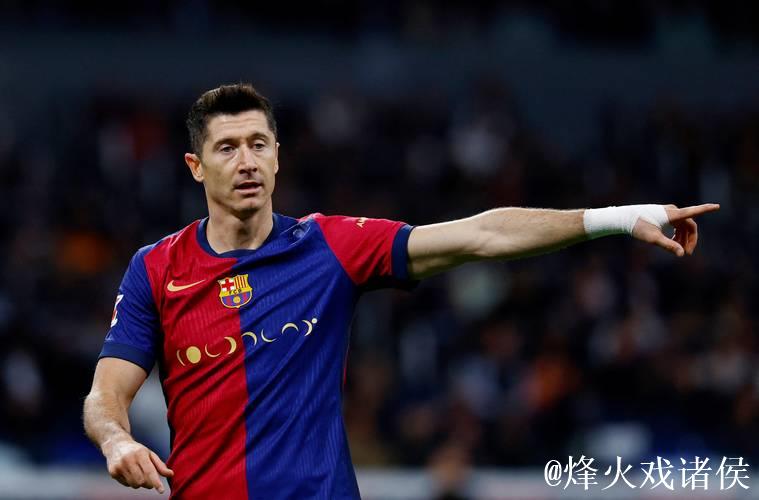 莱万愿大幅降薪续约巴萨,德科称需综合评估 莱万愿大幅降薪续约巴萨,德科称需综合评估