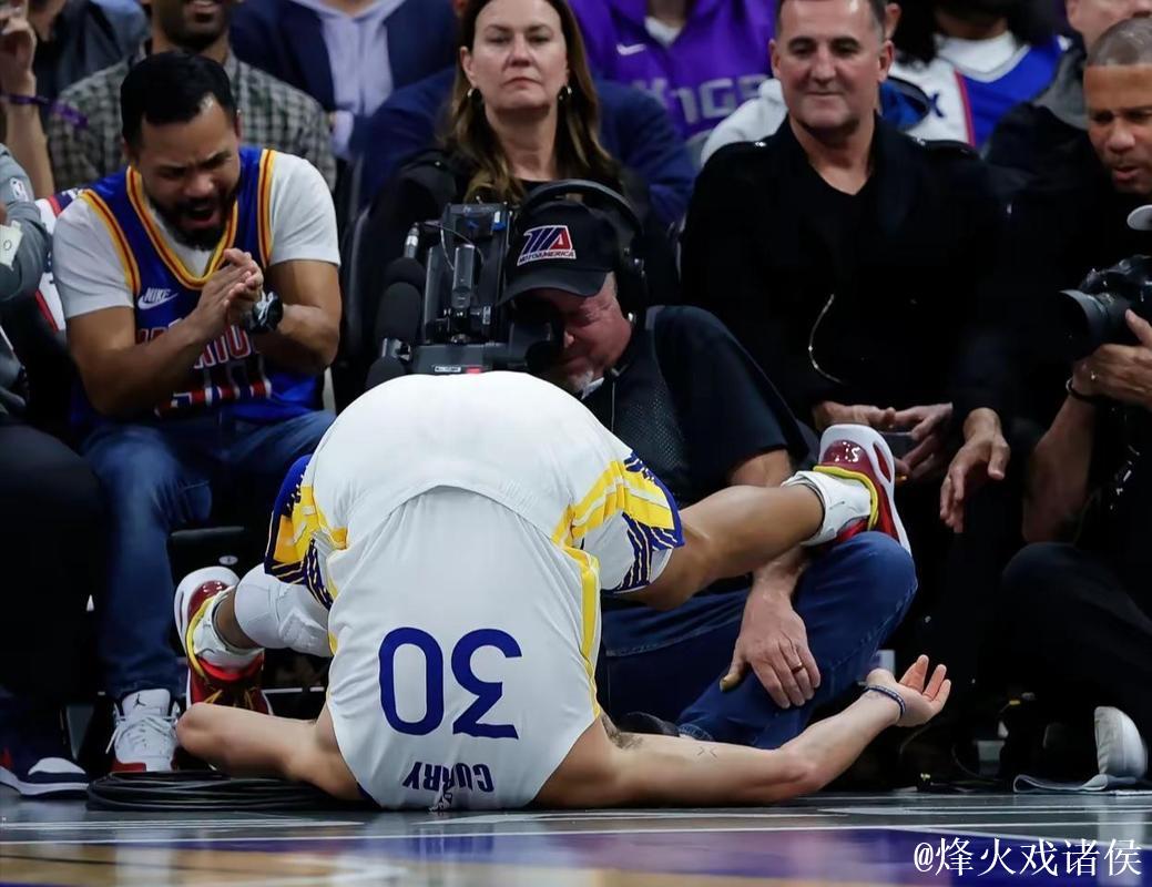 内线失守 库里复出难救主 内线失守 库里复出难救主