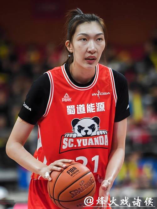 2米12+19岁新星崛起!中国女篮内线再添王牌,能超越韩旭吗? 2米12+19岁新星崛起!中国女篮内线再添王牌,能超越韩旭吗?