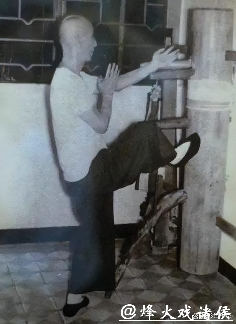 真实的叶问：身高1米6，爱抽大烟和逛妓院，也没有和日军打过擂台